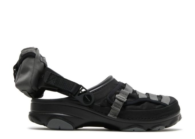 BEAMS x Classic All-Terrain Military Clog ”musta” BEAMS x Classic All-Terrain Military Clog ”musta”