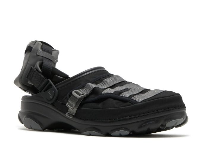 BEAMS x Classic All-Terrain Military Clog ”musta” BEAMS x Classic All-Terrain Military Clog ”musta”