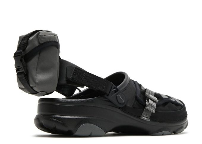 BEAMS x Classic All-Terrain Military Clog ”musta” BEAMS x Classic All-Terrain Military Clog ”musta”