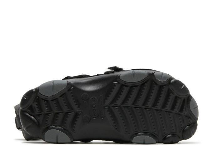 BEAMS x Classic All-Terrain Military Clog ”musta” BEAMS x Classic All-Terrain Military Clog ”musta”