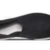 Crocs Athleisure vapaa-ajan urheilukenkä musta valkoinen 202363-066