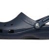 Crocs Classic Beach Unisex sininen musta sandaalit ”Blue Black” 10001-410 Crocs Classic Beach Unisex sininen musta sandaalit ”Blue Black” 10001-410