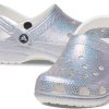Crocs Classic Casual Unisex Metallic Hopeanpunaiset sandaalit 207551-90H Crocs Classic Casual Unisex Metallic Hopeanpunaiset sandaalit 207551-90H