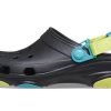 Crocs Classic Clog Beach Unisex mustat sandaalit 206340-0C4