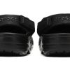 Crocs Classic Clog Cozy Hengittävät Rantasandaalit Musta 207142-001 Crocs Classic Clog Cozy Hengittävät Rantasandaalit Musta 207142-001