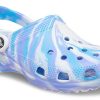 Crocs Classic Clog Marble Beach Sports Unisex White Blue Sandaalit ”White Blue” 206867-1FK Crocs Classic Clog Marble Beach Sports Unisex White Blue Sandaalit ”White Blue” 206867-1FK
