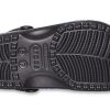 Crocs Classic Clog Pattern -mustat sandaalit 206565-066