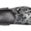 Crocs Classic Clog Rantasandaalit Musta Naamiointi 205579-0DY