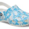 Crocs Classic Duke Print puukengät ”Blue White” 210003-4OX