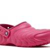 Crocs Classic overpuff vuorattu puukenkä ”Dragon Fruit” Crocs Classic overpuff vuorattu puukenkä ”Dragon Fruit”