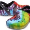 Crocs Classic Tie Dye Pysy lämpimänä Kodikas Crocs Urheilutossut Unisex Purppura Punainen 206341-988 Crocs Classic Tie Dye Pysy lämpimänä Kodikas Crocs Urheilutossut Unisex Purppura Punainen 206341-988