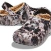Crocs Classic vuoratut valkaisuväripuukengät ”Black White beige” 207299-001