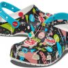 Crocs Coca-Cola x Classic Clog ”90s – musta” 207217-0C4