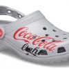 Crocs Coca Cola x Crocs Crossover Light X Outdoor tasakorkoiset vapaa-ajan urheilulliset unisex-harmaat sandaalit 207220-030