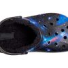 Crocs (GS) Baya vuorattu sumea hihna Galaxy -kengät ”Black Multi” 207654-0C4