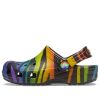 Crocs (GS) Classic Seasonal Print -puukengät ”Black Multi” 207345-0C4