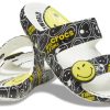 Crocs SmileyWorld x klassinen sandaali ”Black White” 207207-94S