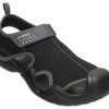 Crocs Swiftwater Sandaalit ”Black Light Grey” 203967-02S