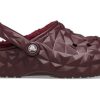 Crocs-vuoratut geometriset puukengät ”Dark Cherry” 210069-6WD