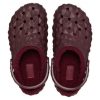 Crocs-vuoratut geometriset puukengät ”Dark Cherry” 210069-6WD
