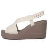 Crocs (WMNS) Brooklyn Lightweight Cement Grey Sandaalit ”Gray” 206222-16T