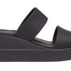 Crocs (WMNS) Brooklyn Lightweight mustat sandaalit 206219-060
