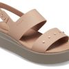 Crocs (WMNS) Brooklyn Studded Low Wedge ”Cork Mushroom” 209254-2DH