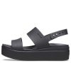 Crocs (WMNS) Brooklyn Thick Sole vapaa-ajan mustat sandaalit 206453-060