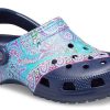 Crocs (WMNS) Classic Clog Liberty London Beach Deep Blue Sandaalit 206447-410 Crocs (WMNS) Classic Clog Liberty London Beach Deep Blue Sandaalit 206447-410