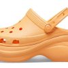Crocs (WMNS) Classic Clog Retro Crocs paksupohjainen oranssi pieni valas sandaalit 206302-801 Crocs (WMNS) Classic Clog Retro Crocs paksupohjainen oranssi pieni valas sandaalit 206302-801