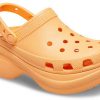 Crocs (WMNS) Classic Clog Retro Crocs paksupohjainen oranssi pieni valas sandaalit 206302-801 Crocs (WMNS) Classic Clog Retro Crocs paksupohjainen oranssi pieni valas sandaalit 206302-801