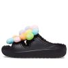 Crocs (WMNS) Classic Cozy Daisy -puukengät ”Black Multi” 209240-001
