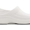 Crocs (WMNS) Cozy paksupohjaiset valkoiset sandaalit 204045-100