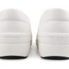 Crocs (WMNS) Cozy paksupohjaiset valkoiset sandaalit 204045-100