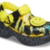 Crocs (WMNS) Klassinen puukengät Hymyilevät Kasvot Tyylikkäät Litteät Urheilu Keltaiset Sandaalit 207271-90H