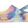 Crocs (WMNS) Klassiset tukkipilvet Tieväripainatus Kevyt Kodikas Urheilusandaalit Pinkki Sininen 207151-94S Crocs (WMNS) Klassiset tukkipilvet Tieväripainatus Kevyt Kodikas Urheilusandaalit Pinkki Sininen 207151-94S