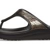 Crocs (WMNS) paksu pohja, musta kupari varvastossut 205604-0FG Crocs (WMNS) paksu pohja, musta kupari varvastossut 205604-0FG