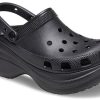 Crocs (WMNS) Pieni valas Retro Crocs paksupohjaiset mustat sandaalit 206302-001 Crocs (WMNS) Pieni valas Retro Crocs paksupohjaiset mustat sandaalit 206302-001