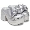 Crocs (WMNS) Sireeni metallinen jousipuukengät ”Silver” 210050-0P1 Crocs (WMNS) Sireeni metallinen jousipuukengät ”Silver” 210050-0P1