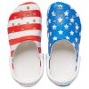 Crocs (WMNS) USA:n kuviopainatus Kevyet mukavat sandaalit Sininen punainen 205974-94S Crocs (WMNS) USA:n kuviopainatus Kevyet mukavat sandaalit Sininen punainen 205974-94S