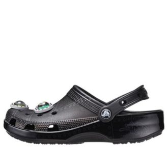 Crocs x Ron English Classic puukengät ”Area 54 – musta” 208134-001 Crocs x Ron English Classic puukengät ”Area 54 – musta” 208134-001