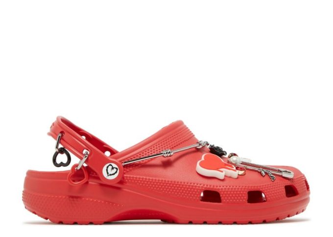 Karol G x Classic Clog ”Metal Hearts” Karol G x Classic Clog ”Metal Hearts”