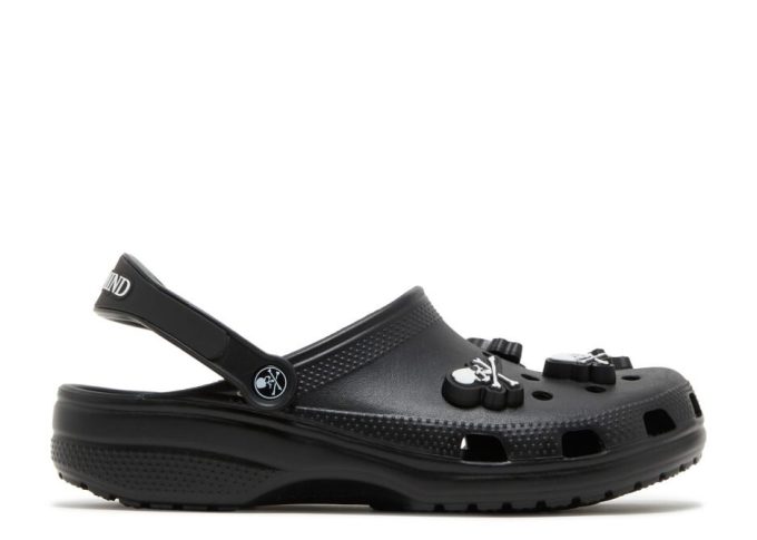 Mastermind x Classic Clog ”musta” Mastermind x Classic Clog ”musta”