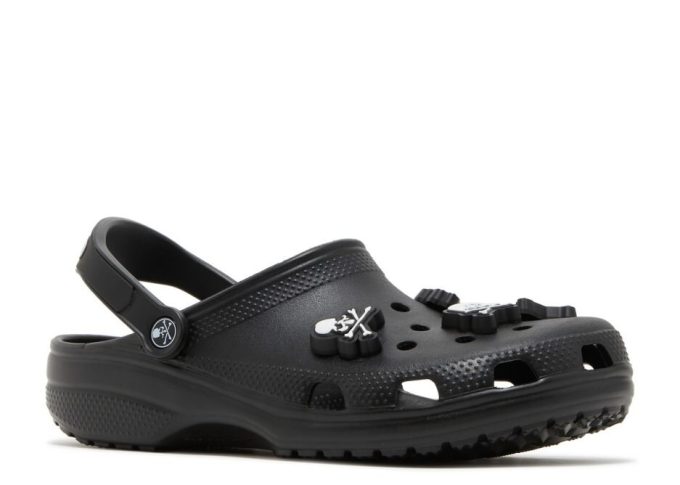 Mastermind x Classic Clog ”musta” Mastermind x Classic Clog ”musta”