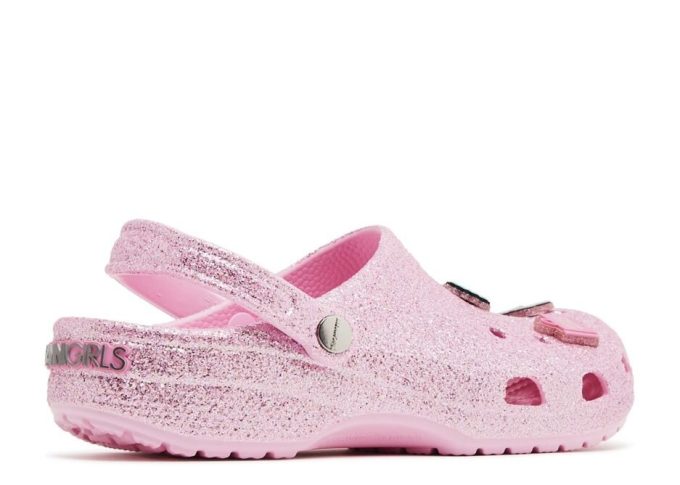 Mean Girls x Classic Clog ”On keskiviikkoisin Wear Pink” Mean Girls x Classic Clog ”On keskiviikkoisin Wear Pink”