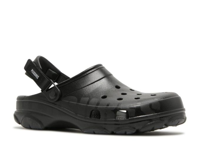 Pleasures x All-Terrain Clog ”musta” Pleasures x All-Terrain Clog ”musta”