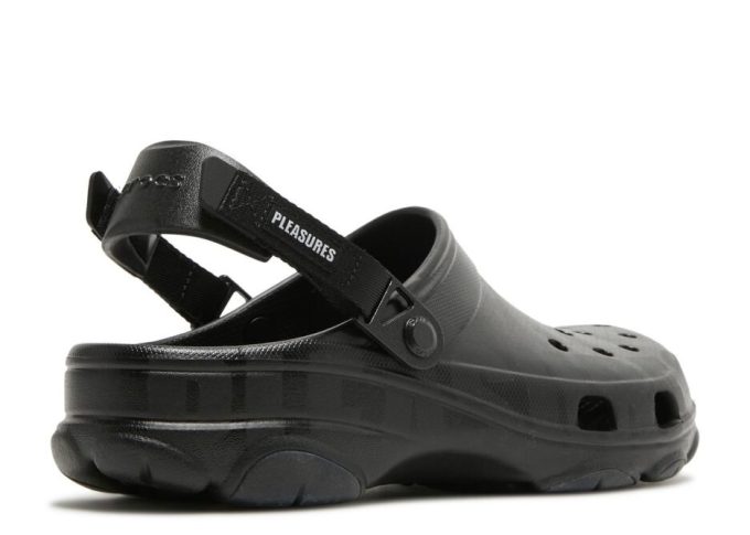 Pleasures x All-Terrain Clog ”musta” Pleasures x All-Terrain Clog ”musta”