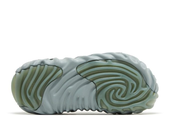 Salehe Bembury x Pollex Clog ”Manta”